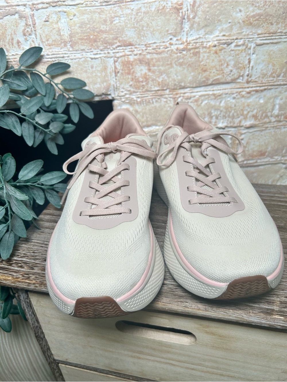 Revitalign Gaia Walking Sneaker Sand Shell Pink Women’s Size 9D wide NWOB #22 - Picture 3 of 11